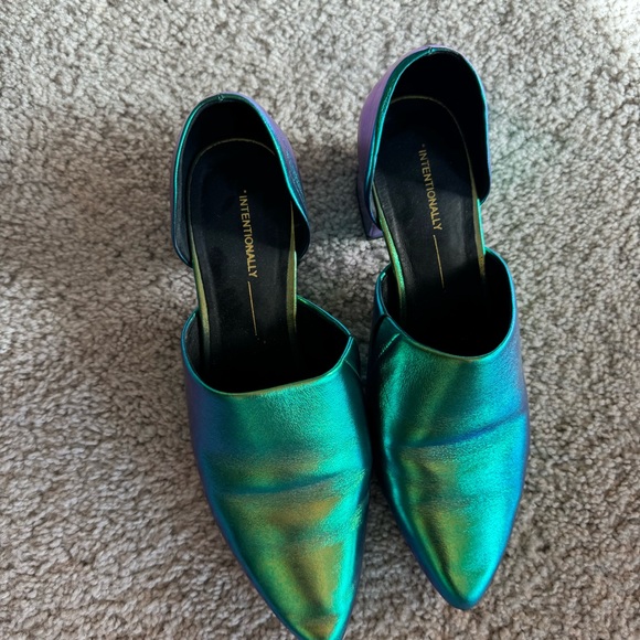 Intentionally Blank Green Iridescent Leather Heels Size 10 - Picture 3 of 13